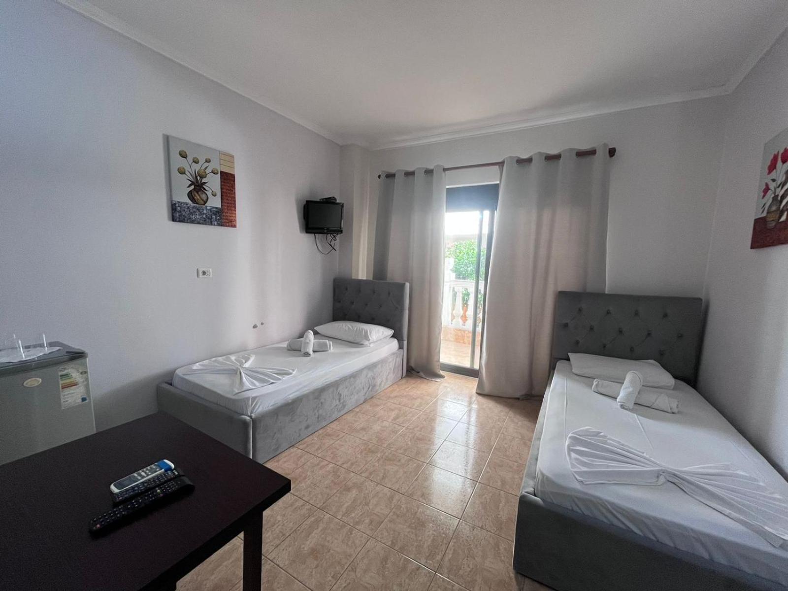 Hotel Primavera Саранда Екстер'єр фото